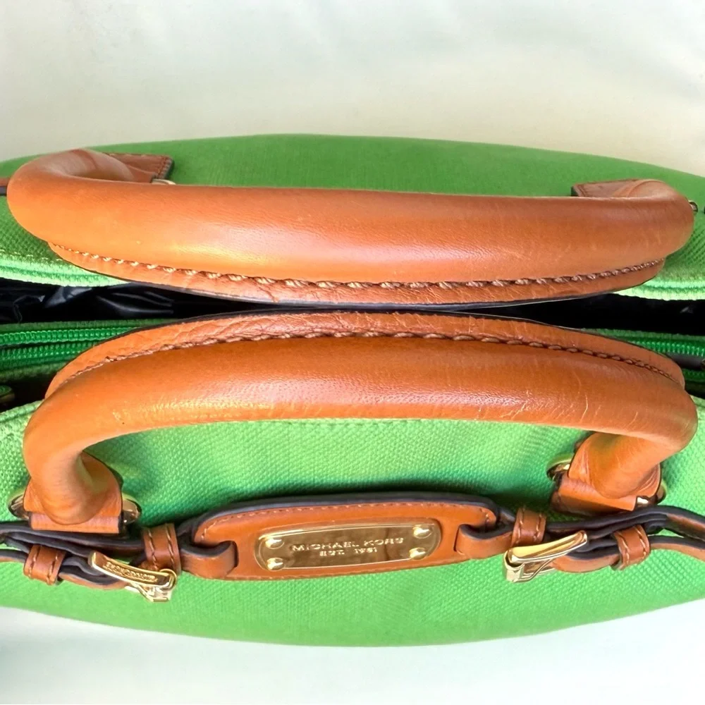 MICHAEL KORS 💚 Green Hamilton Handbag - Picture 9 of 16